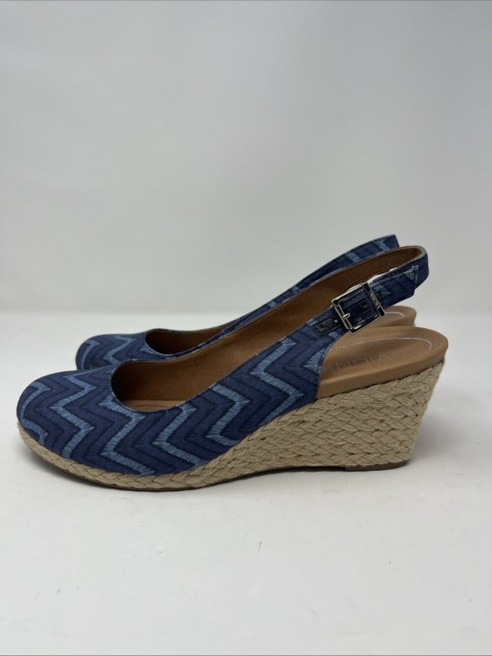 Vionic Coralina Blue Chevron slingback wedge espadrille heels 10  NWOB Coastal